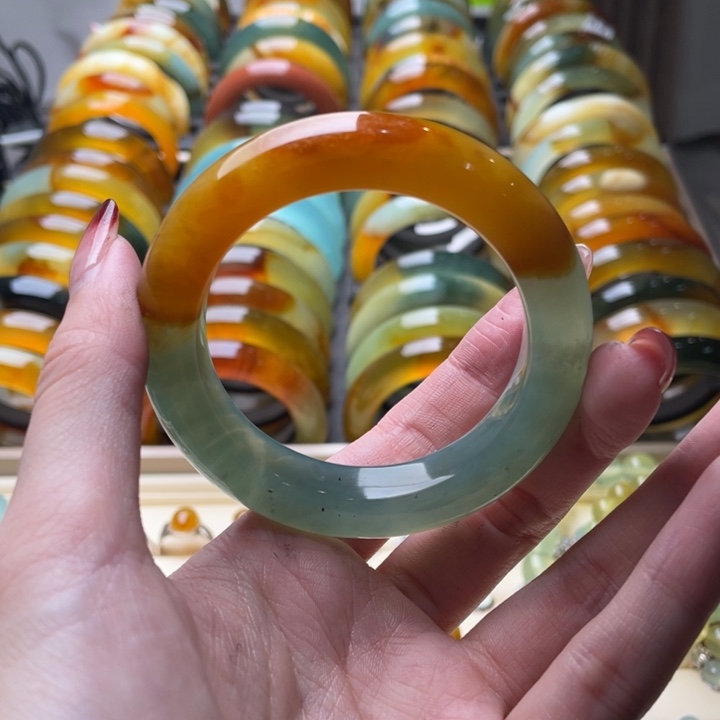 蛇纹石玉手镯未镶嵌52.5