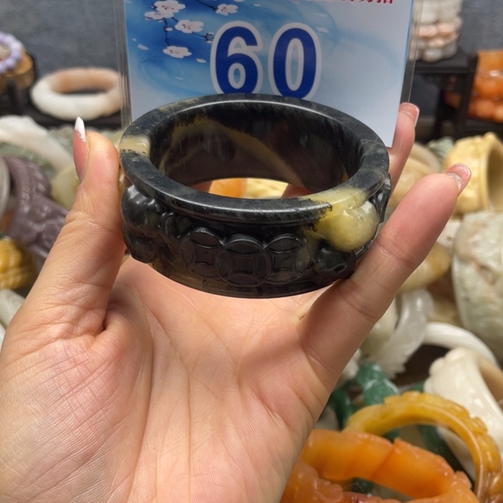 石英岩玉未镶嵌手镯