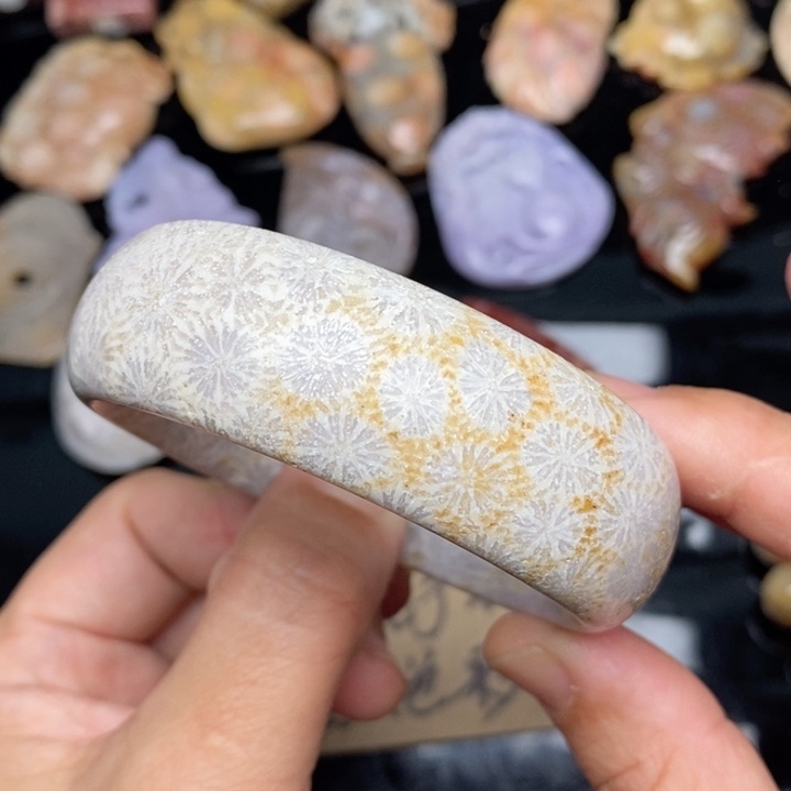 硅化珊瑚（珊瑚玉）手镯未镶嵌56,5