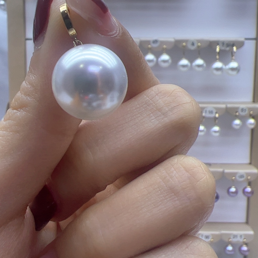 淡水珍珠颈饰18K金镶嵌