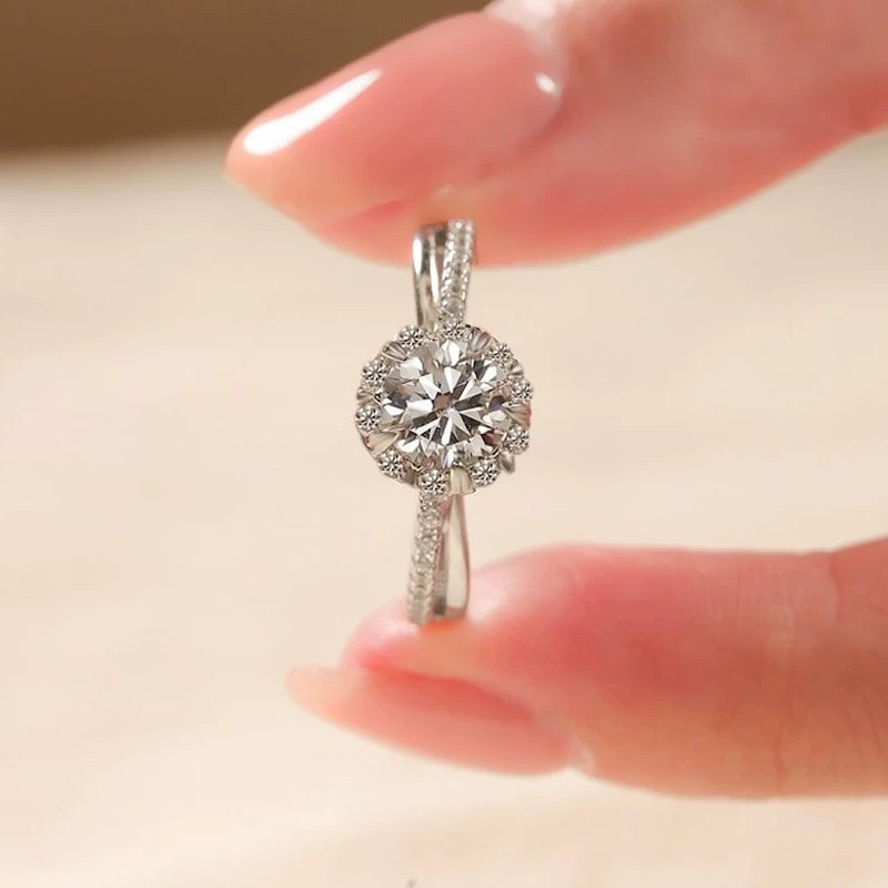 925银莫桑石戒指 925银莫桑石  灿若点一星辰