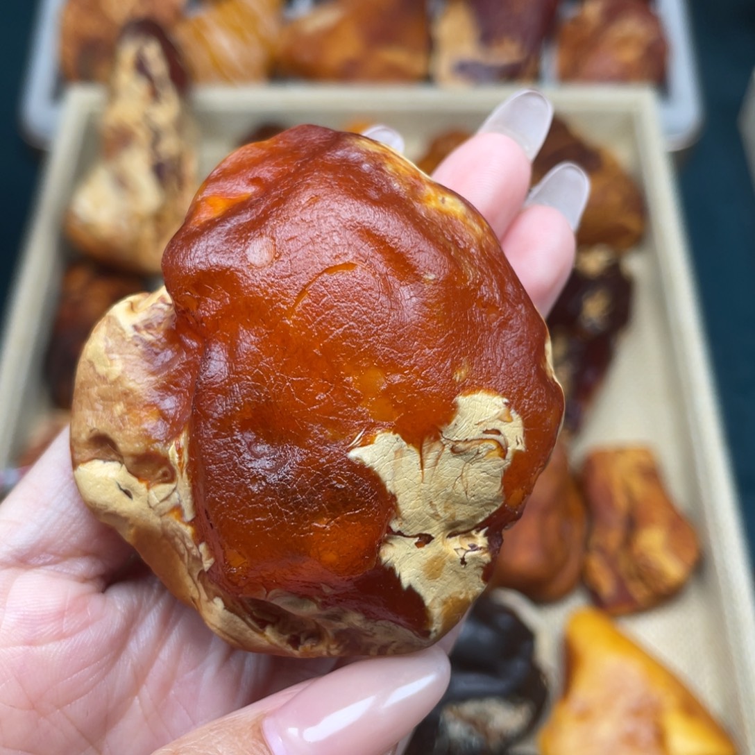 琥珀未镶嵌珠宝奇石