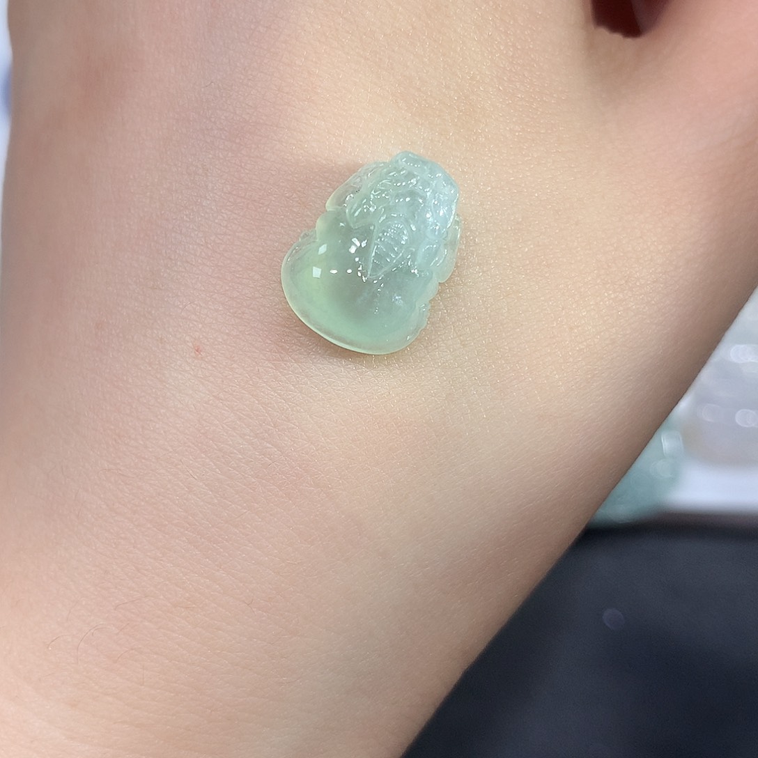 翡翠未镶嵌吊坠(不含链)貔貅