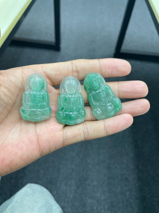 非洲原矿翡翠观音吊坠