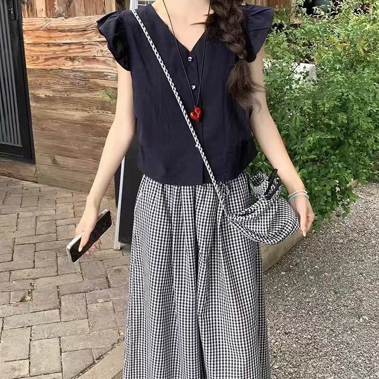 522/2537/138  设计感气质小飞袖V领衬衫+蕾丝边阔腿裤套装