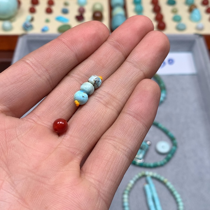 南红玛瑙配饰未镶嵌