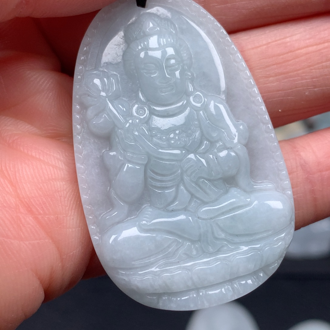 翡翠未镶嵌颈饰大势至菩萨