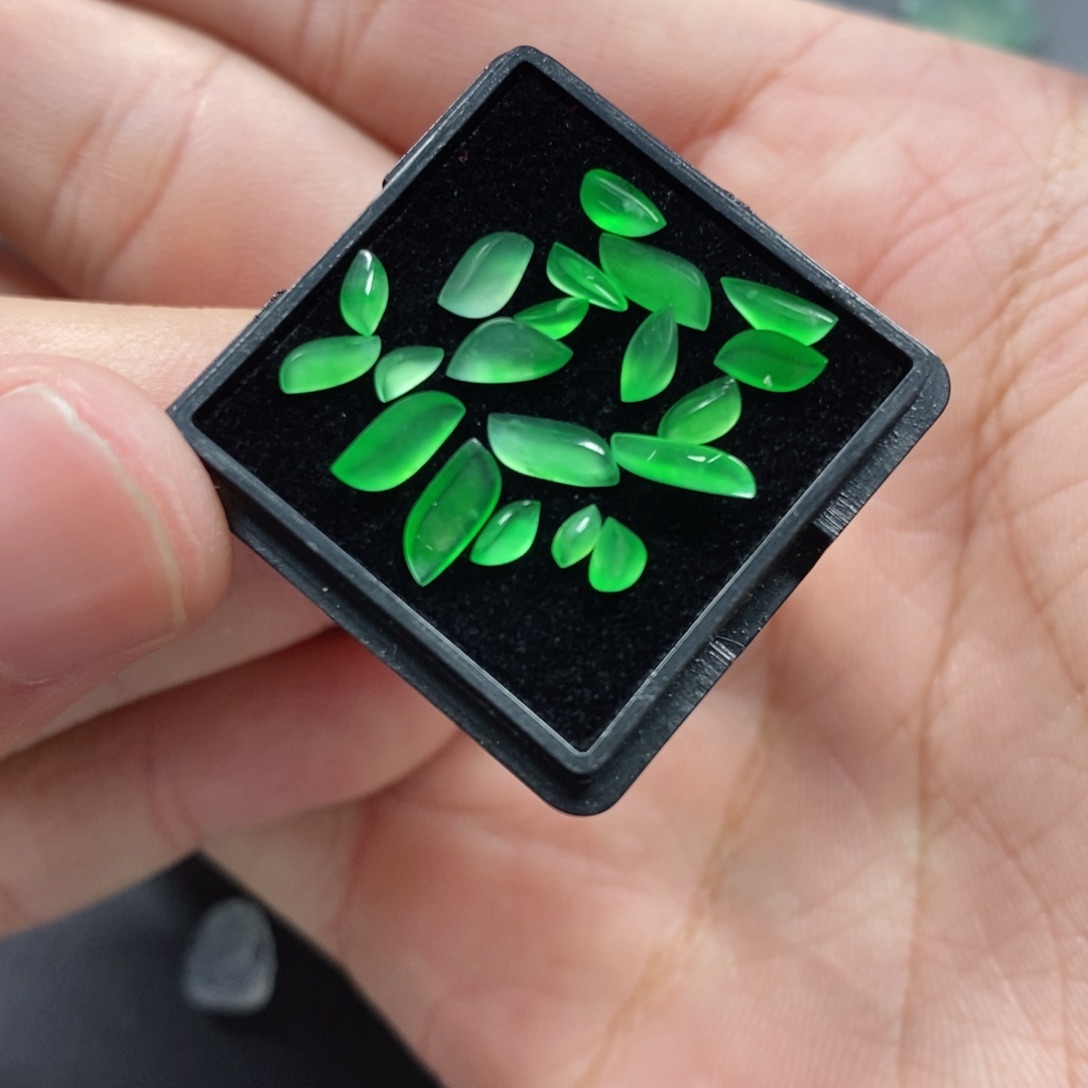 翡翠挂件未镶嵌翡翠珠宝翡翠珠宝