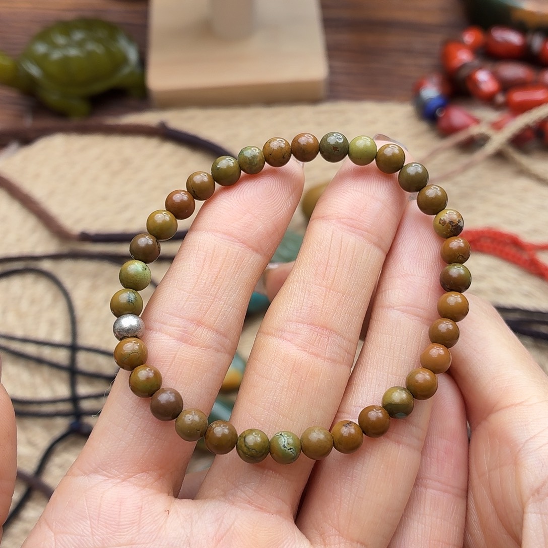 易****南红玛瑙未镶嵌手链