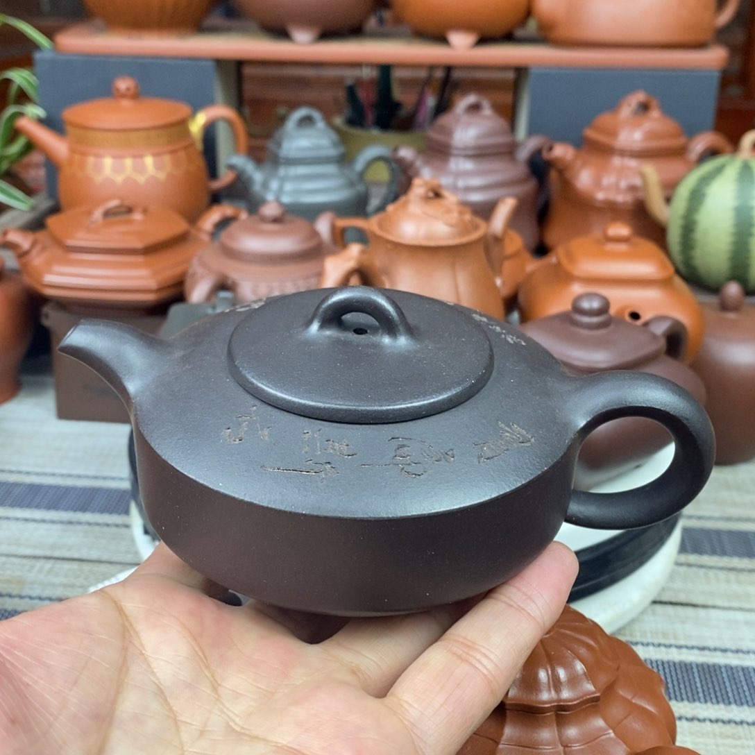 紫砂茶壶曼生扁石200cc原矿黑料