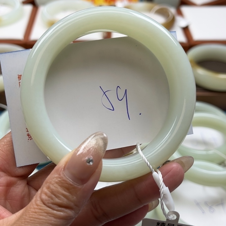 和田玉手镯未镶嵌谢*