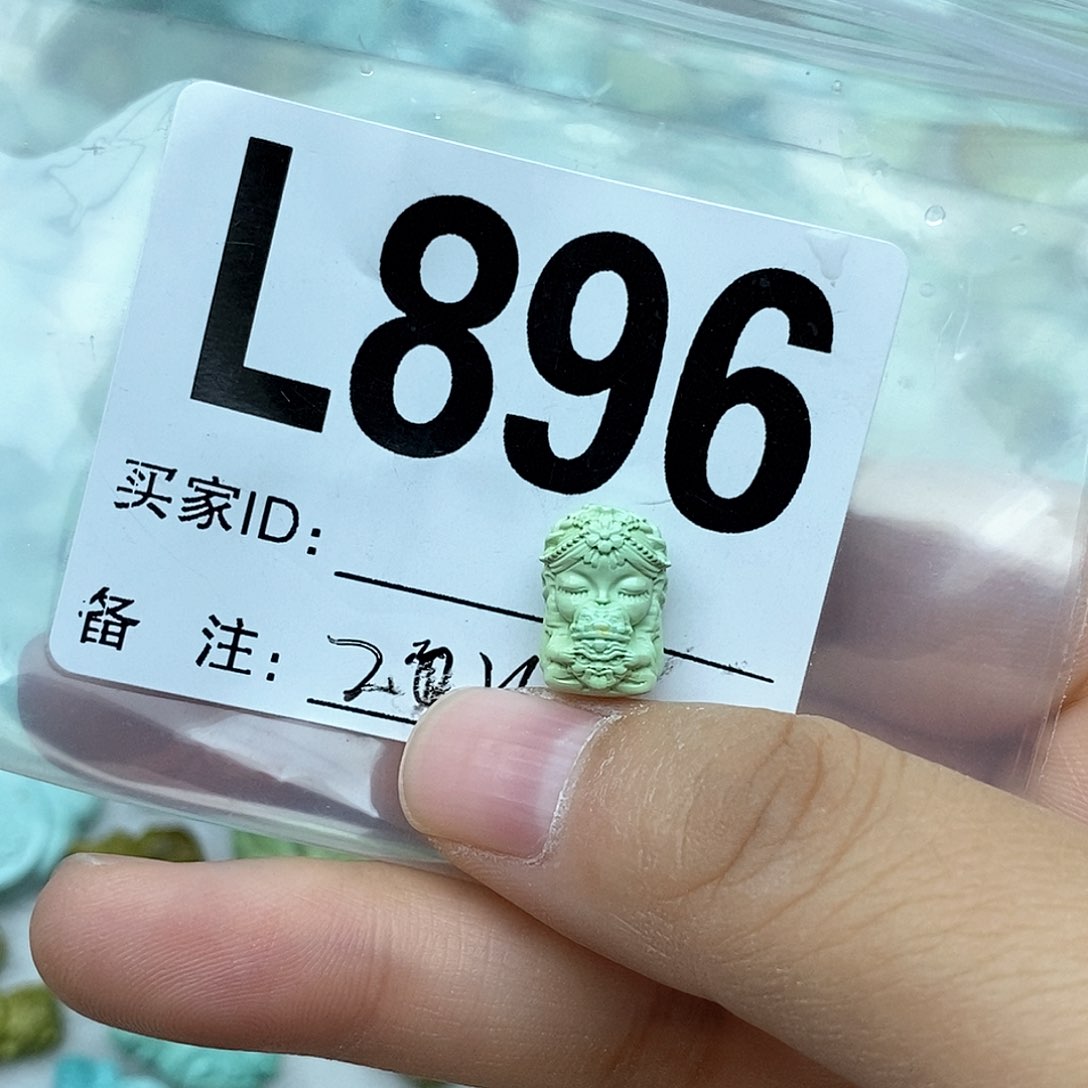 绿松石配饰未镶嵌风****