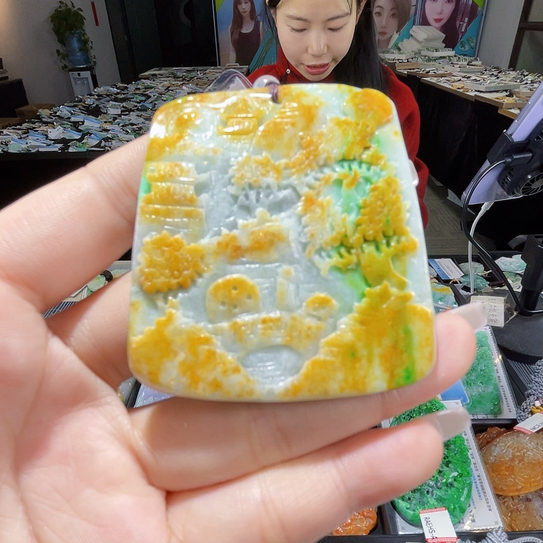 颈饰未镶嵌翡翠一