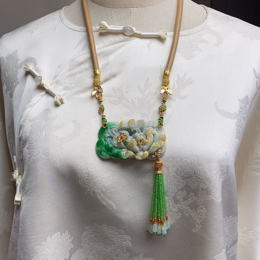 翡翠颈饰未镶嵌天然