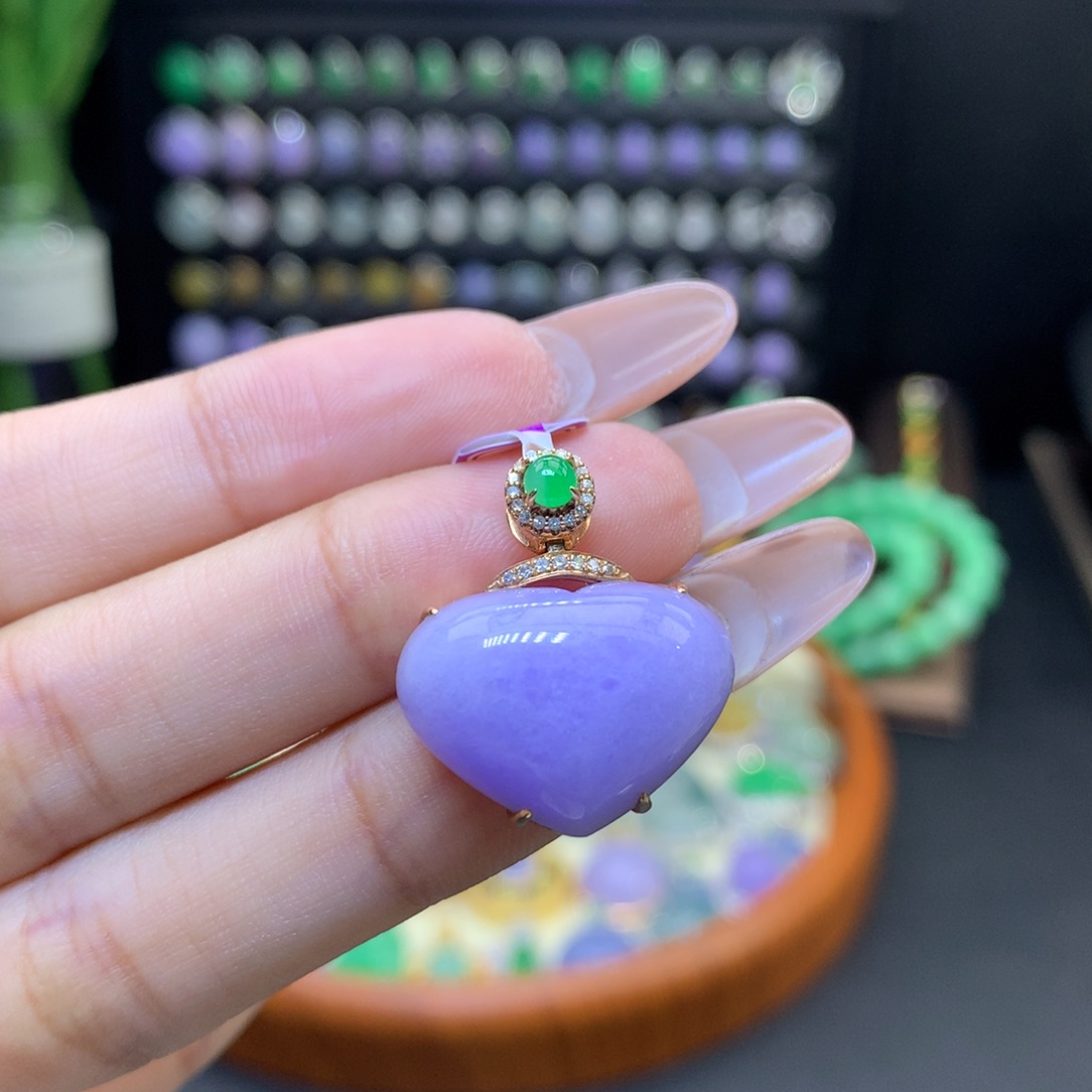 翡翠18K金镶嵌颈饰