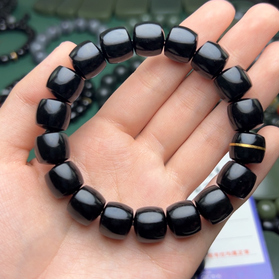 和田玉手链未镶嵌好**磨