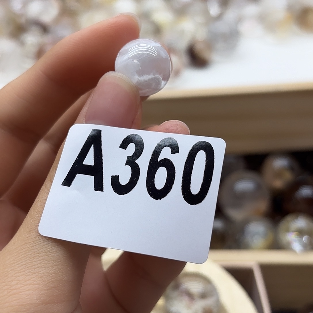 小****水晶未镶嵌珠宝半成品360