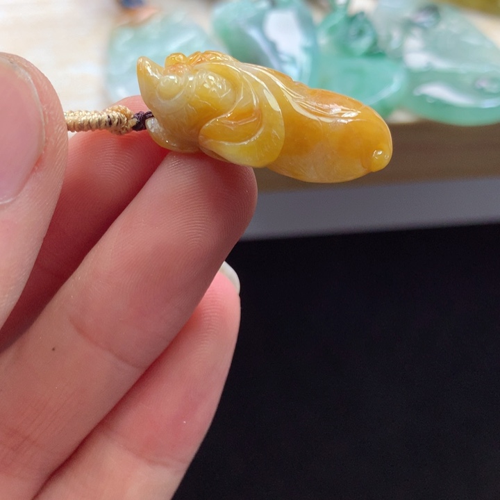 翡翠未镶嵌颈饰吊坠