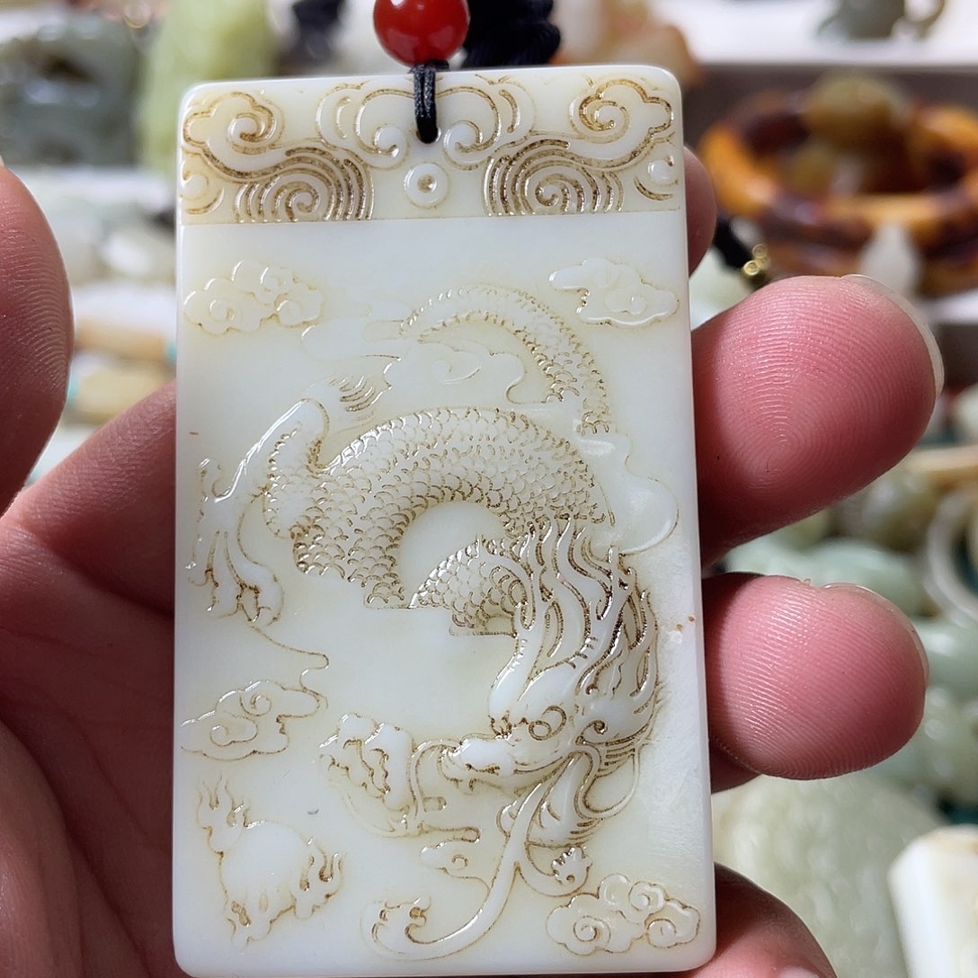 龍***主和田玉未镶嵌颈饰