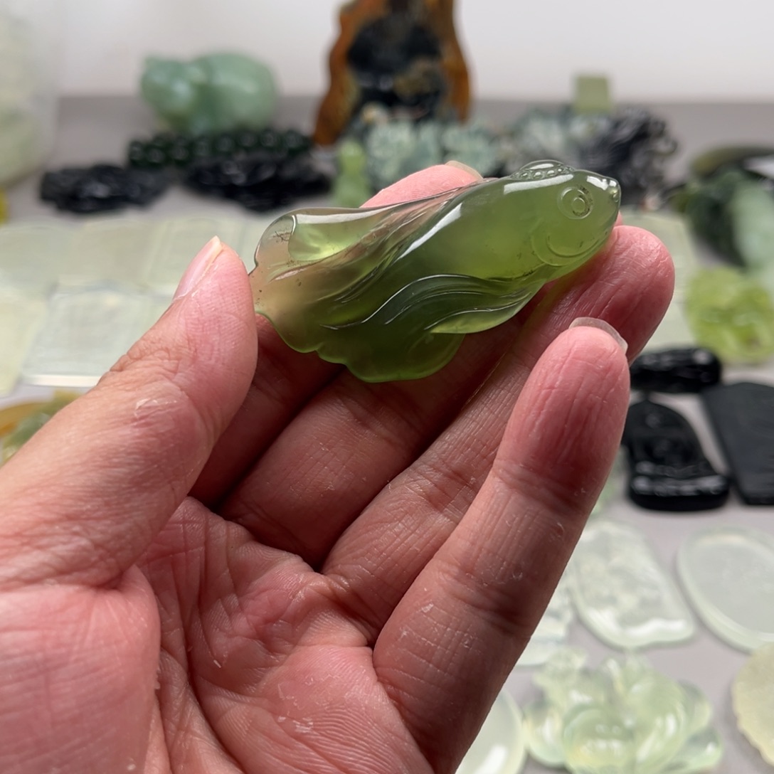 未镶嵌蛇纹石玉颈饰