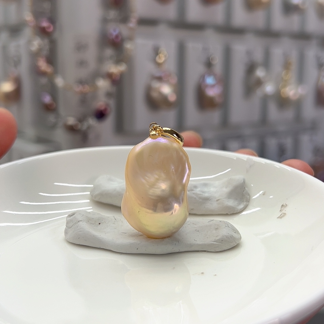 银S925镶嵌耳饰淡水珍珠