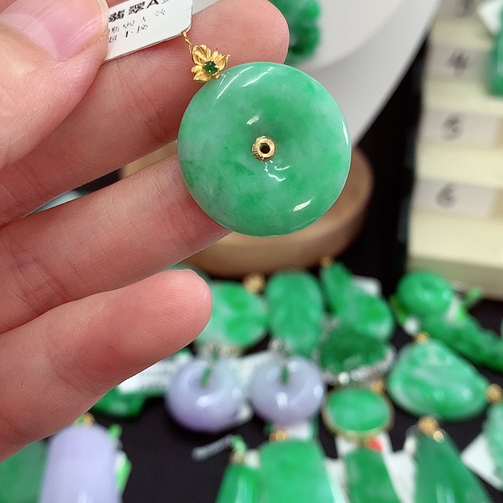 翡翠18K金镶嵌吊坠(不含链)