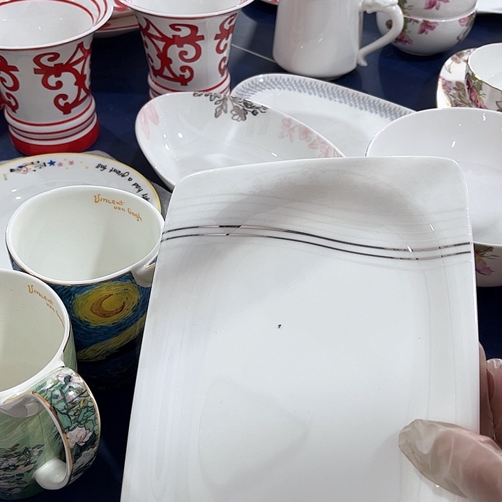 碗微瑕骨瓷长方盘一个