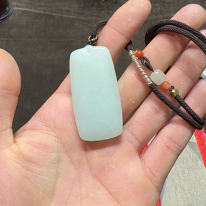 未镶嵌和田玉（糖玉）车挂