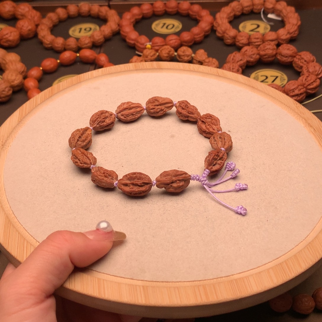 手串文玩核桃红皮钱袋子