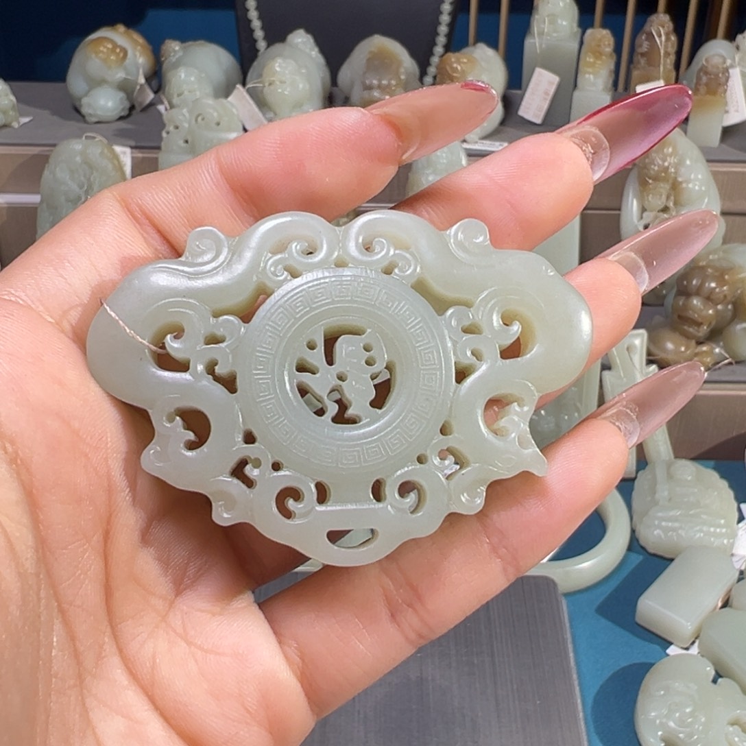 和田玉（糖玉）未镶嵌颈饰