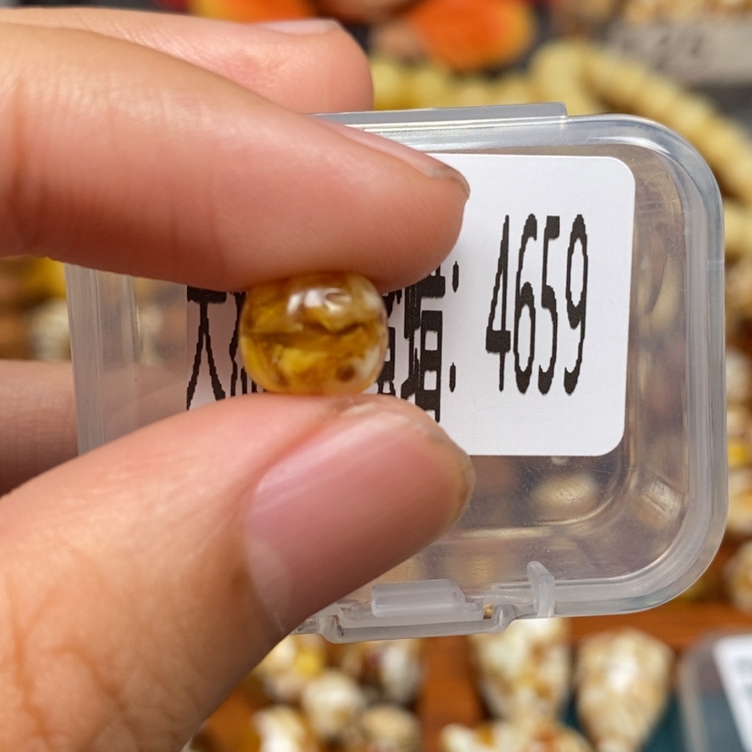 蜜蜡未镶嵌珠宝奇石4659