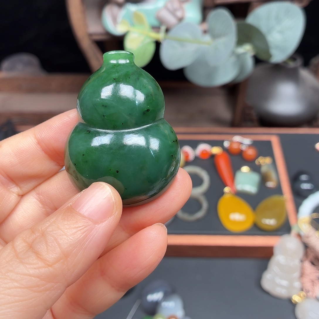 薇***~和田玉（碧玉）未镶嵌颈饰