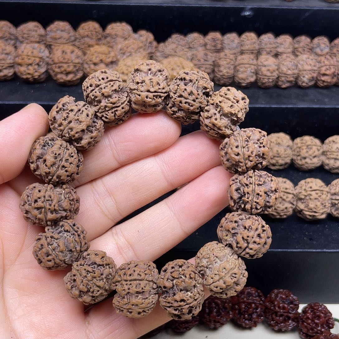金刚菩提手串21mm古龙飞碟梅花