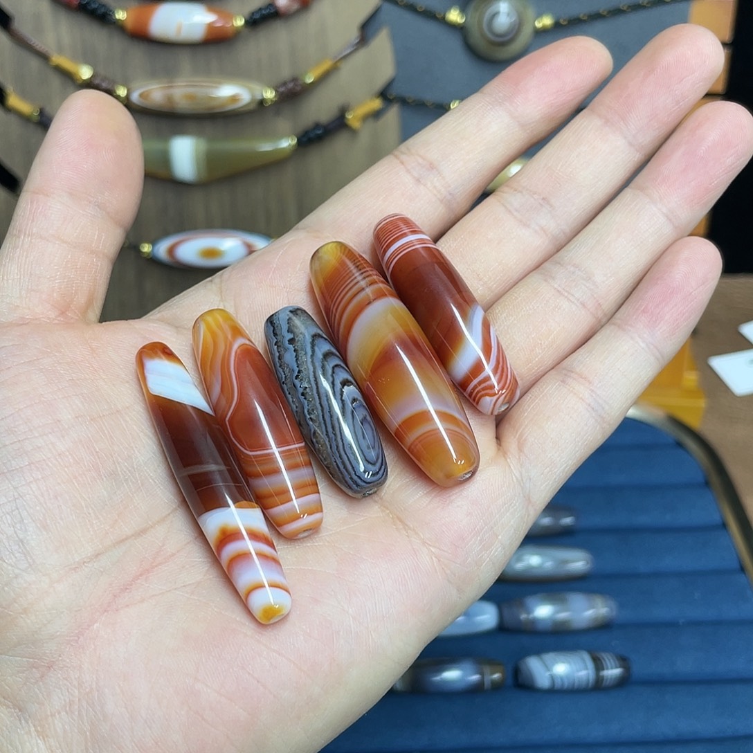 花***受玛瑙/玉髓合金颈饰