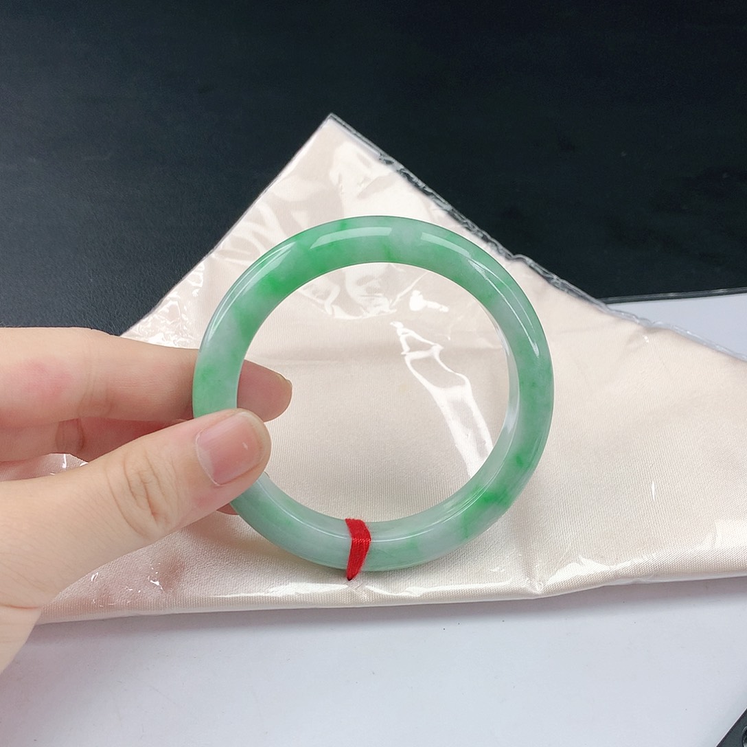 翡翠手镯未镶嵌翡翠287