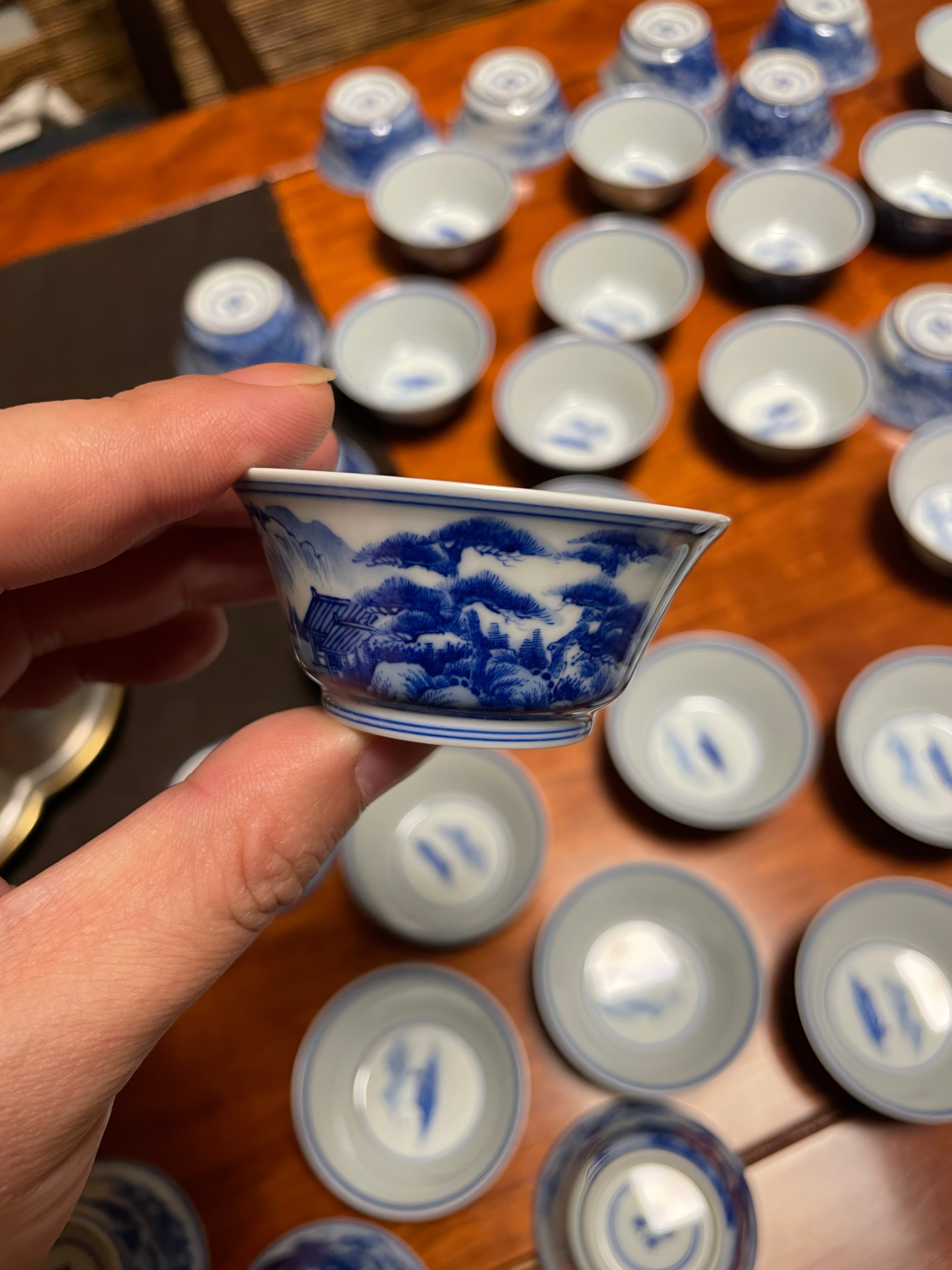 全手工手绘釉下青花若深杯满工高清山水