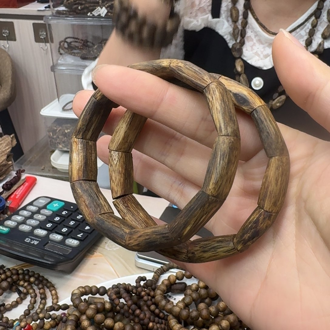 沉香碎屑沉香白棋 99 沉手镯 9 克+多样性发一