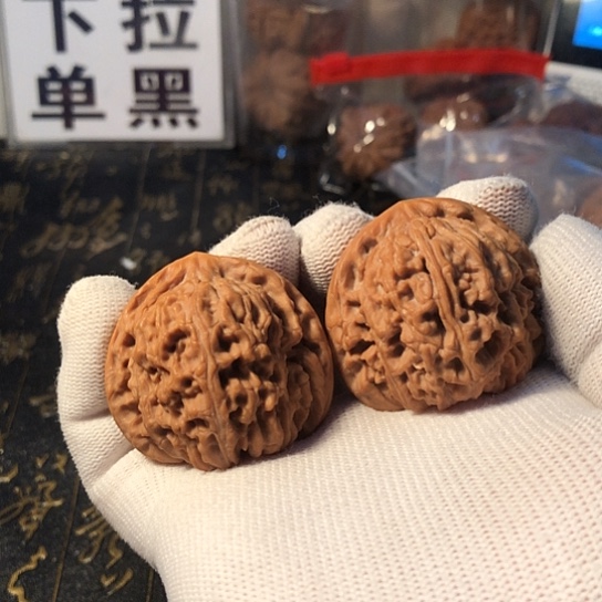 文玩核桃把件三角疆41mm