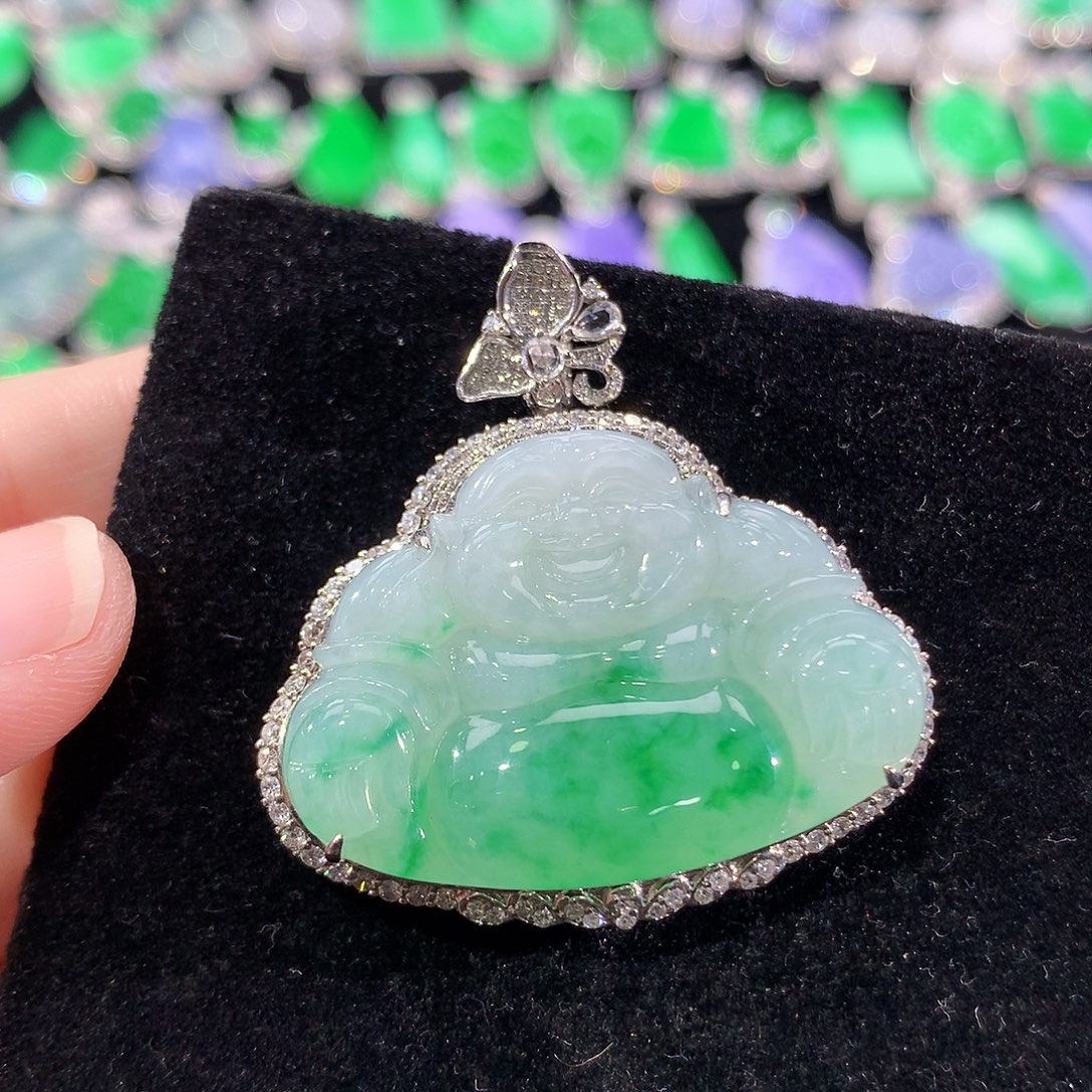 翡翠18K金镶嵌颈饰