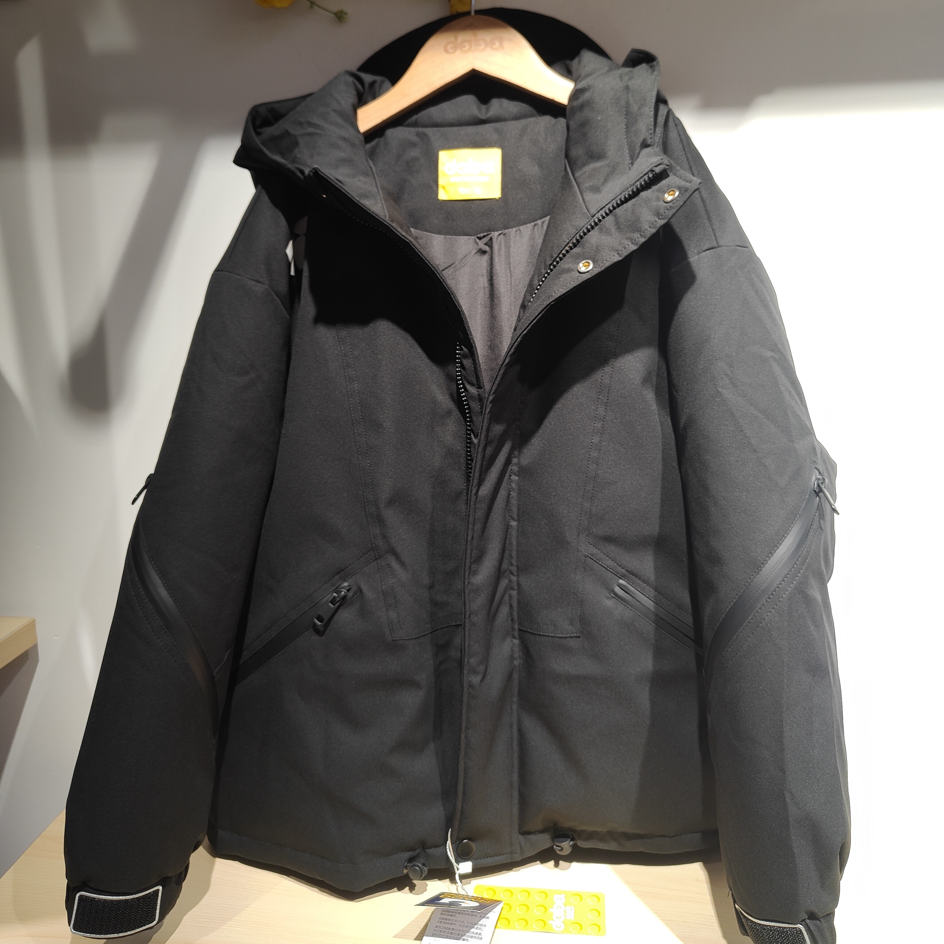 60026达巴冬季新款时尚潮流工装风短款男士连帽保暖羽绒服