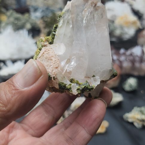 未镶嵌水晶摆件四川绿帘花园水晶