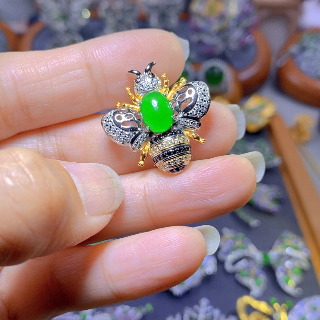 翡翠颈饰银S925镶嵌天然翡翠