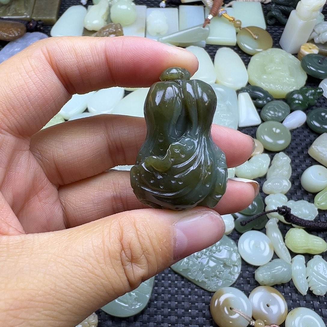 和田玉未镶嵌颈饰卡39.8