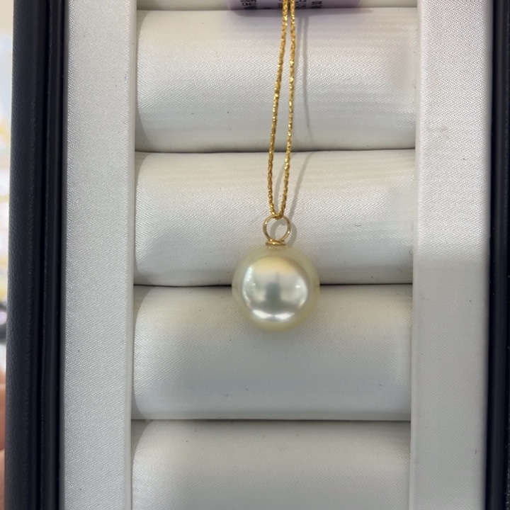 海水珍珠漏金珠奶油金吊坠12-13mm18K金镶嵌