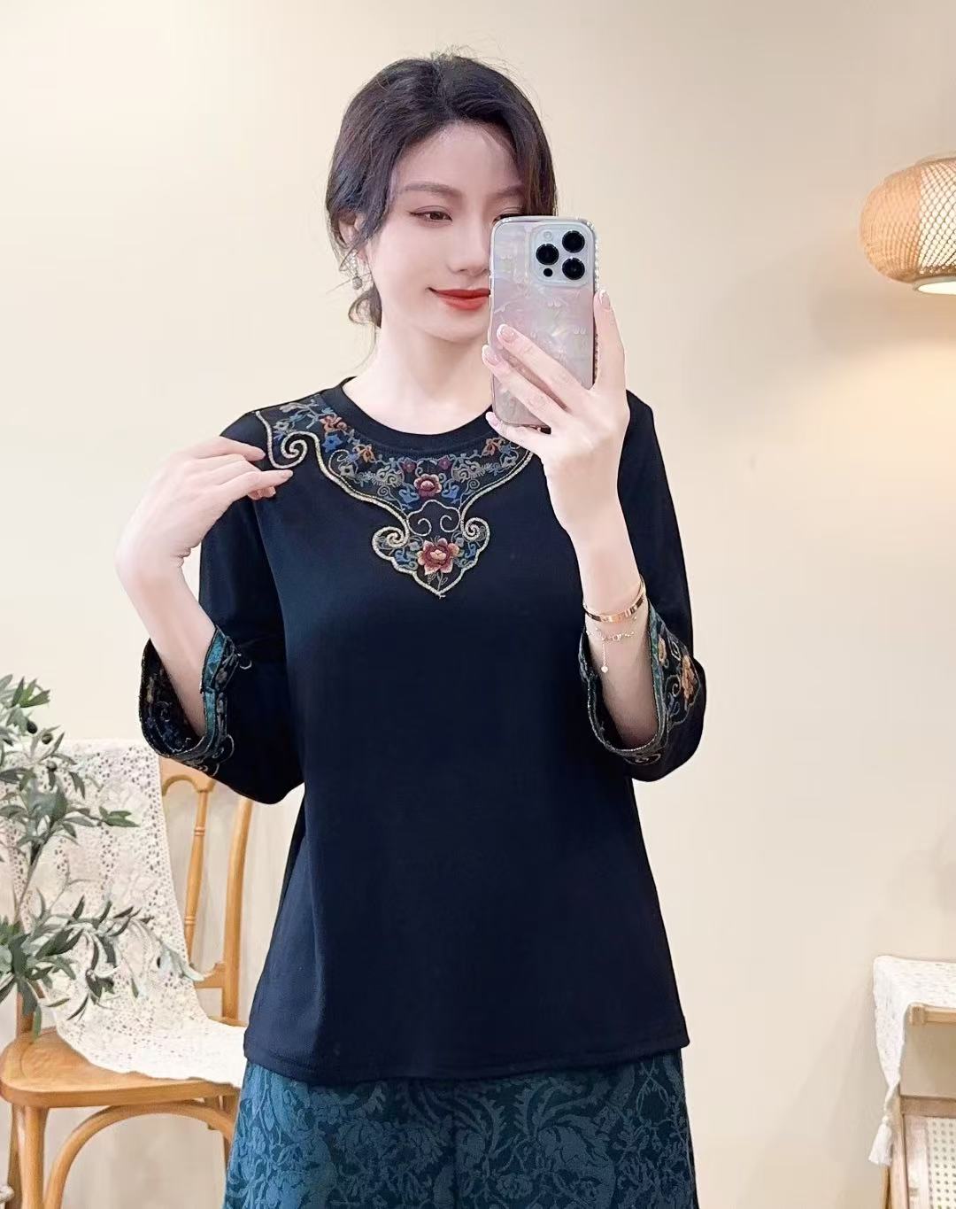 MYSG2025秋新款打底衫圆领衬衫女宽松显瘦休闲百搭上民族风刺绣女