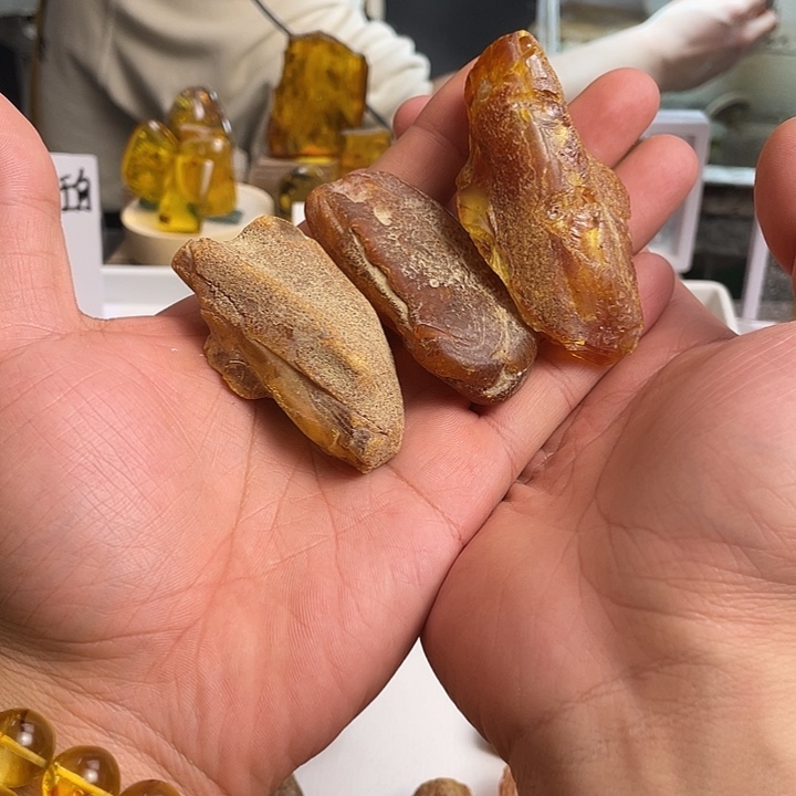 Z***F定制琥珀未镶嵌天然琥珀蜜蜡