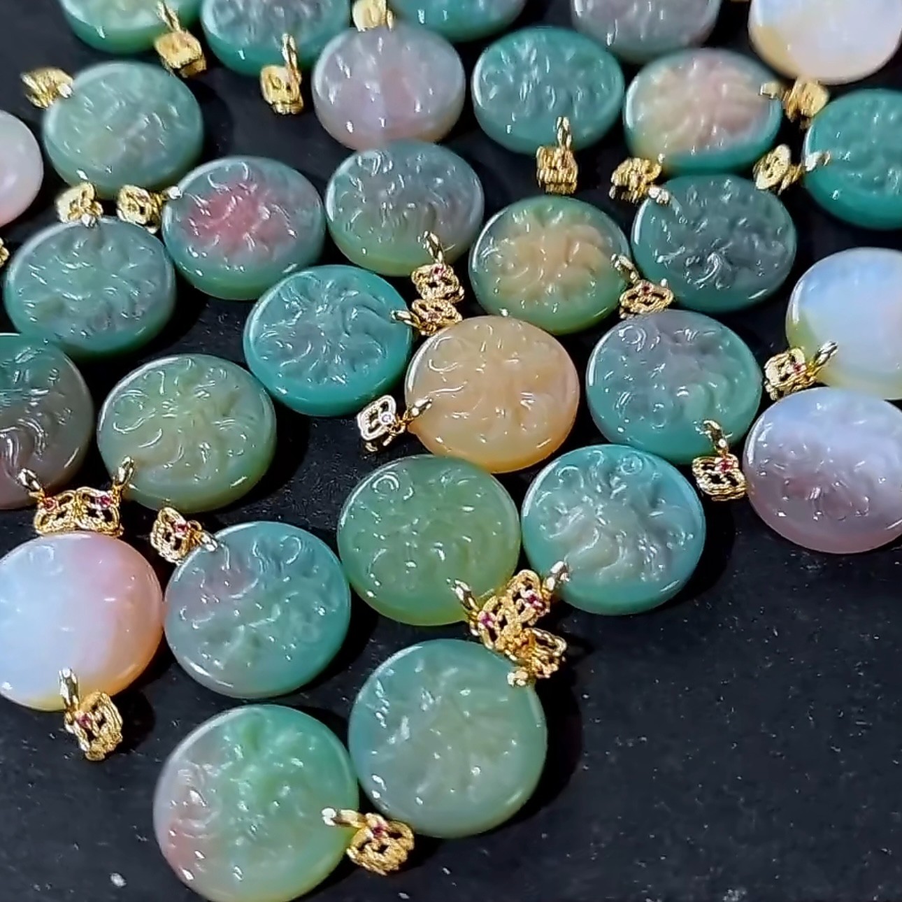 盐源凤九镶嵌吊坠-多样性发其一