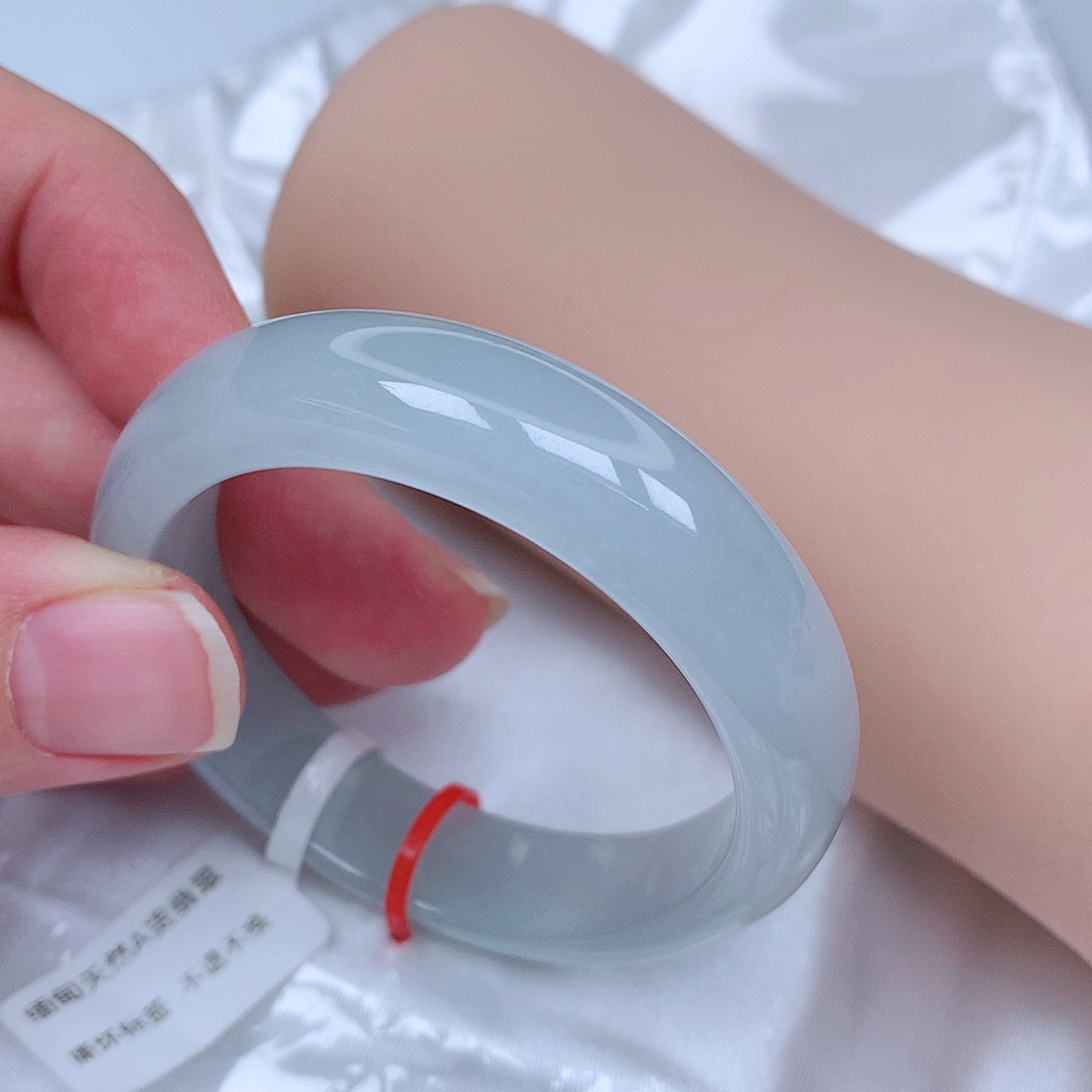 【闪购商品】翡翠手镯未镶嵌，53.3贵妃