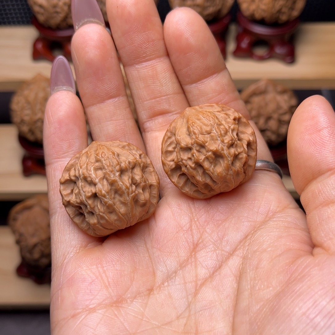 文玩核桃吊坠猫耳朵