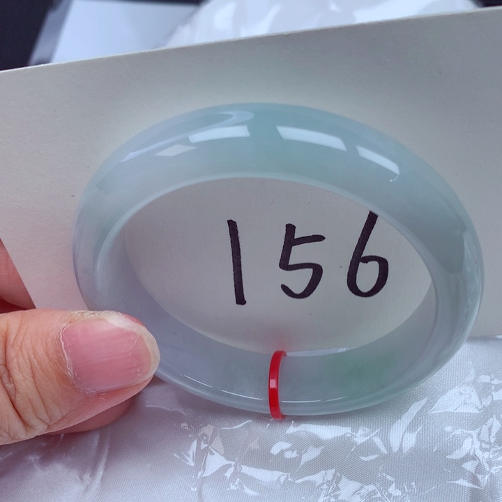 翡翠手镯未镶嵌翡翠